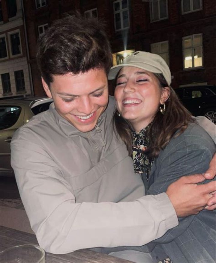 Exploring the Life of Alex Høgh Andersen's Wife