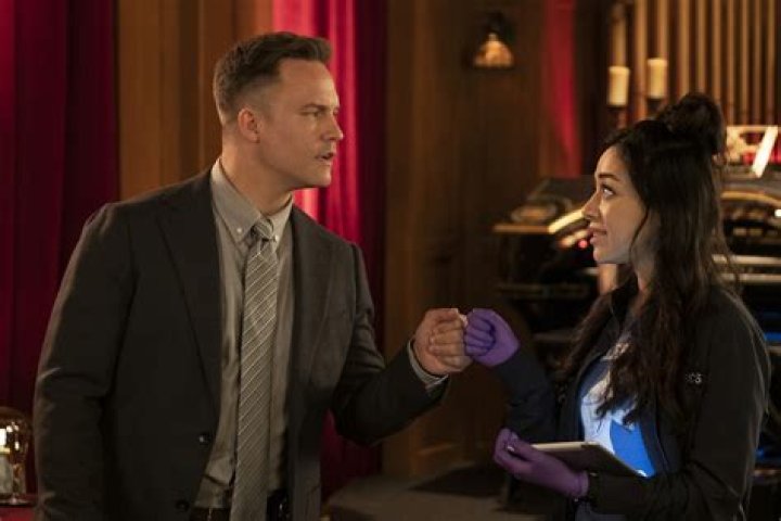 Scott Porter: Actor, Producer, and More!