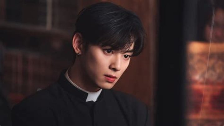 Unveiling the Life Behind the Star: Cha Eun Woo's Parents